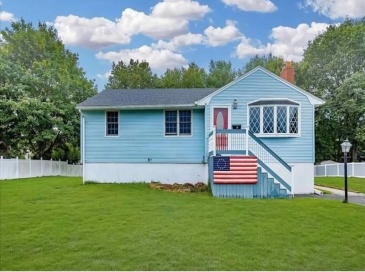 18 Dana Rd, Peabody, Massachusetts, 3 Bedrooms Bedrooms, 5 Rooms Rooms,1 BathroomBathrooms,Residential,For Sale,Dana Rd,73546513
