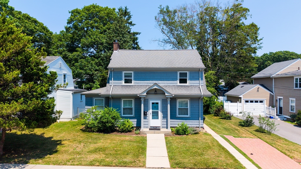 564 Montgomery St, Fall River, Massachusetts, 3 Bedrooms Bedrooms, 6 Rooms Rooms,1 BathroomBathrooms,Residential,For Sale,Montgomery St,73546518