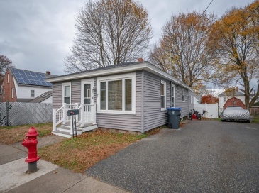 7 Field Ave, Methuen, Massachusetts, 3 Bedrooms Bedrooms, 5 Rooms Rooms,1 BathroomBathrooms,Residential,For Sale,Field Ave,73482991 7 Field Ave, Methuen, Massachusetts, 3 Bedrooms Bedrooms, 5 Rooms Rooms,1 BathroomBathrooms,Residential,For Sale,Field Ave,73482991