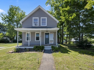 32 Middlesex Ave, Worcester, Massachusetts, 4 Bedrooms Bedrooms, 6 Rooms Rooms,1.5 BathroomsBathrooms,Residential,For Sale,Middlesex Ave,73528680 32 Middlesex Ave, Worcester, Massachusetts, 4 Bedrooms Bedrooms, 6 Rooms Rooms,1.5 BathroomsBathrooms,Residential,For Sale,Middlesex Ave,73528680