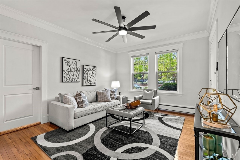 1734 Commonwealth Ave, Boston, Massachusetts, 2 Bedrooms Bedrooms, 3 Rooms Rooms,1 BathroomBathrooms,Residential,For Sale,Commonwealth Ave,73522106