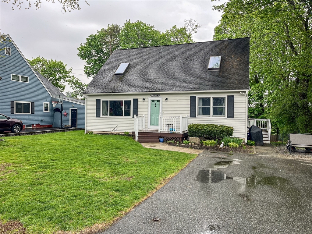 28 Ringgold St, Haverhill, Massachusetts, 3 Bedrooms Bedrooms, 7 Rooms Rooms,1.5 BathroomsBathrooms,Residential,For Sale,Ringgold St,73520665