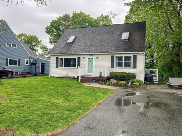 28 Ringgold St, Haverhill, Massachusetts, 3 Bedrooms Bedrooms, 7 Rooms Rooms,1.5 BathroomsBathrooms,Residential,For Sale,Ringgold St,73520665