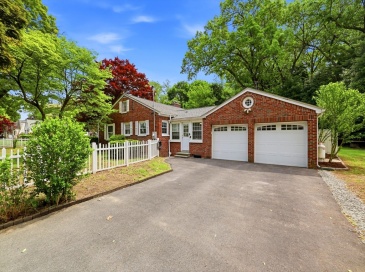 130 Connecticut Ave, Springfield, Massachusetts, 3 Bedrooms Bedrooms, 6 Rooms Rooms,1.5 BathroomsBathrooms,Residential,For Sale,Connecticut Ave,73526464 130 Connecticut Ave, Springfield, Massachusetts, 3 Bedrooms Bedrooms, 6 Rooms Rooms,1.5 BathroomsBathrooms,Residential,For Sale,Connecticut Ave,73526464