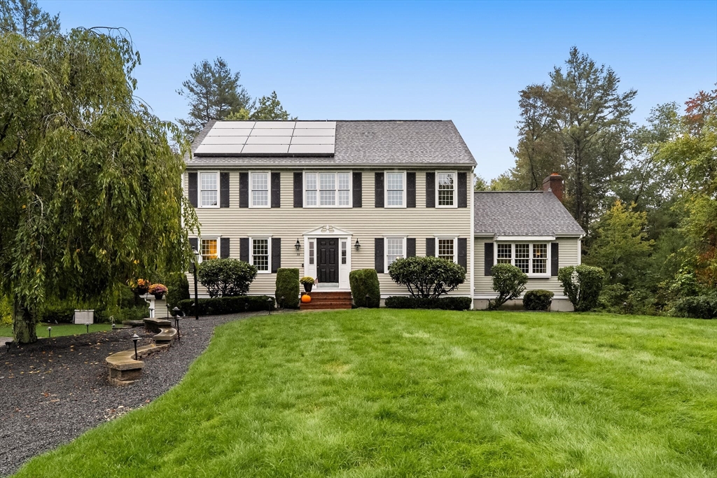 35 Stockbridge Rd, Bridgewater, Massachusetts, 4 Bedrooms Bedrooms, 8 Rooms Rooms,2.5 BathroomsBathrooms,Residential,For Sale,Stockbridge Rd,73436845