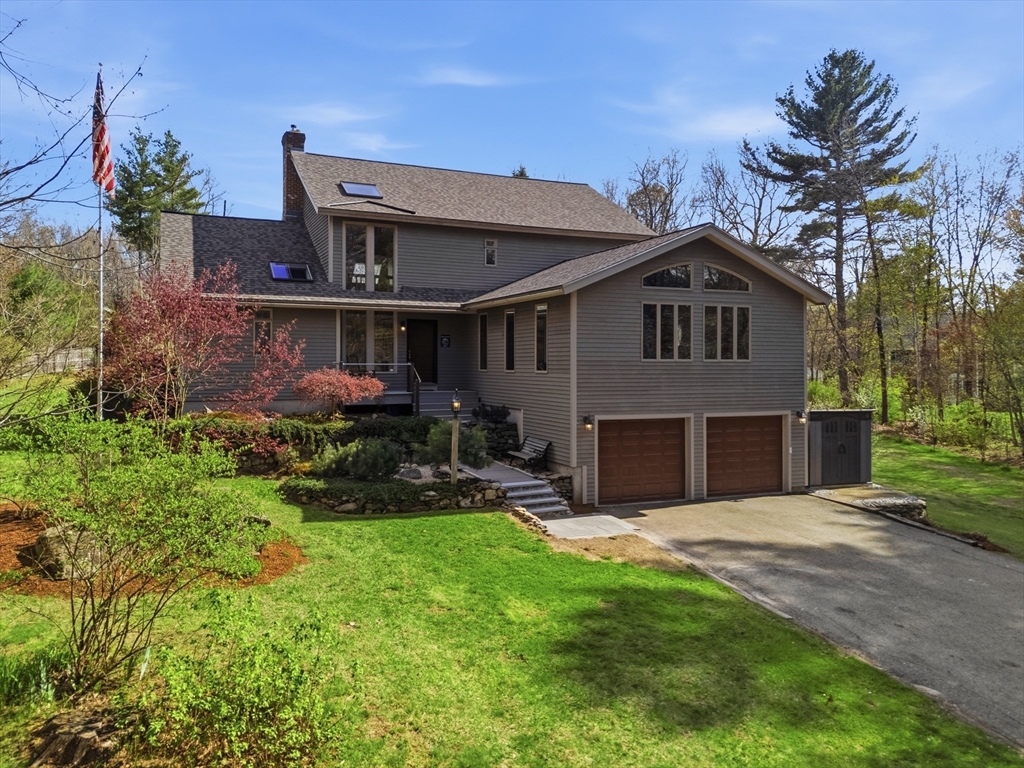 9 Upton St, Dunstable, Massachusetts, 3 Bedrooms Bedrooms, 7 Rooms Rooms,2.5 BathroomsBathrooms,Residential,For Sale,Upton St,73513383