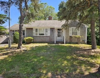 26 Pine Tree Road, Chatham, Massachusetts, 2 Bedrooms Bedrooms, 6 Rooms Rooms,1 BathroomBathrooms,Residential,For Sale,Pine Tree Road,73518570