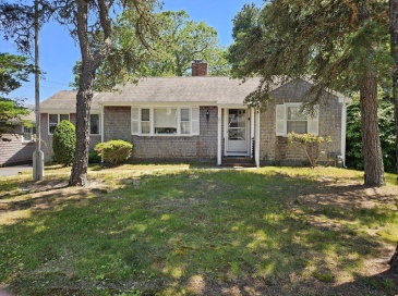 26 Pine Tree Road, Chatham, Massachusetts, 2 Bedrooms Bedrooms, 6 Rooms Rooms,1 BathroomBathrooms,Residential,For Sale,Pine Tree Road,73518570
