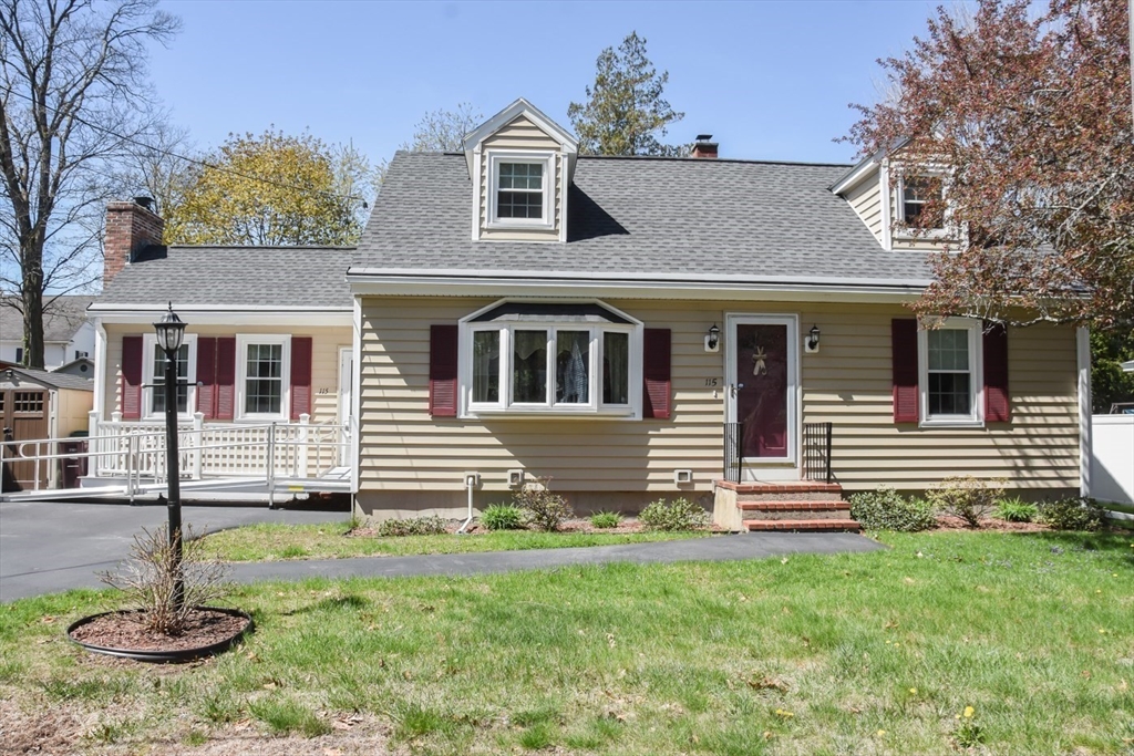115 Staples Street, Lowell, Massachusetts, 4 Bedrooms Bedrooms, 7 Rooms Rooms,1.5 BathroomsBathrooms,Residential,For Sale,Staples Street,73518502
