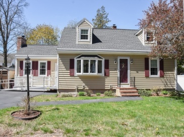 115 Staples Street, Lowell, Massachusetts, 4 Bedrooms Bedrooms, 7 Rooms Rooms,1.5 BathroomsBathrooms,Residential,For Sale,Staples Street,73518502