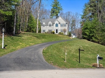 3 Foxhill Drive, Southborough, Massachusetts, 4 Bedrooms Bedrooms, 9 Rooms Rooms,3.5 BathroomsBathrooms,Residential,For Sale,Foxhill Drive,73501608
