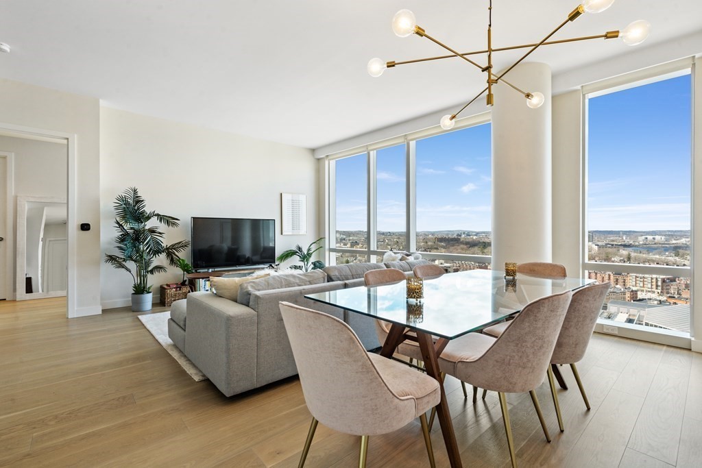 188 Brookline Ave, Boston, Massachusetts, 2 Bedrooms Bedrooms, 5 Rooms Rooms,2 BathroomsBathrooms,Residential Lease,For Rent,Brookline Ave,73546553