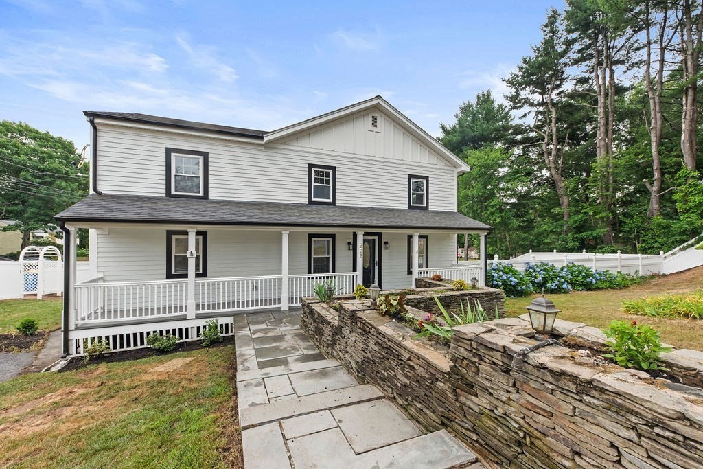 272 Canton St, Randolph, Massachusetts, 5 Bedrooms Bedrooms, 9 Rooms Rooms,3 BathroomsBathrooms,Residential,For Sale,Canton St,73546585