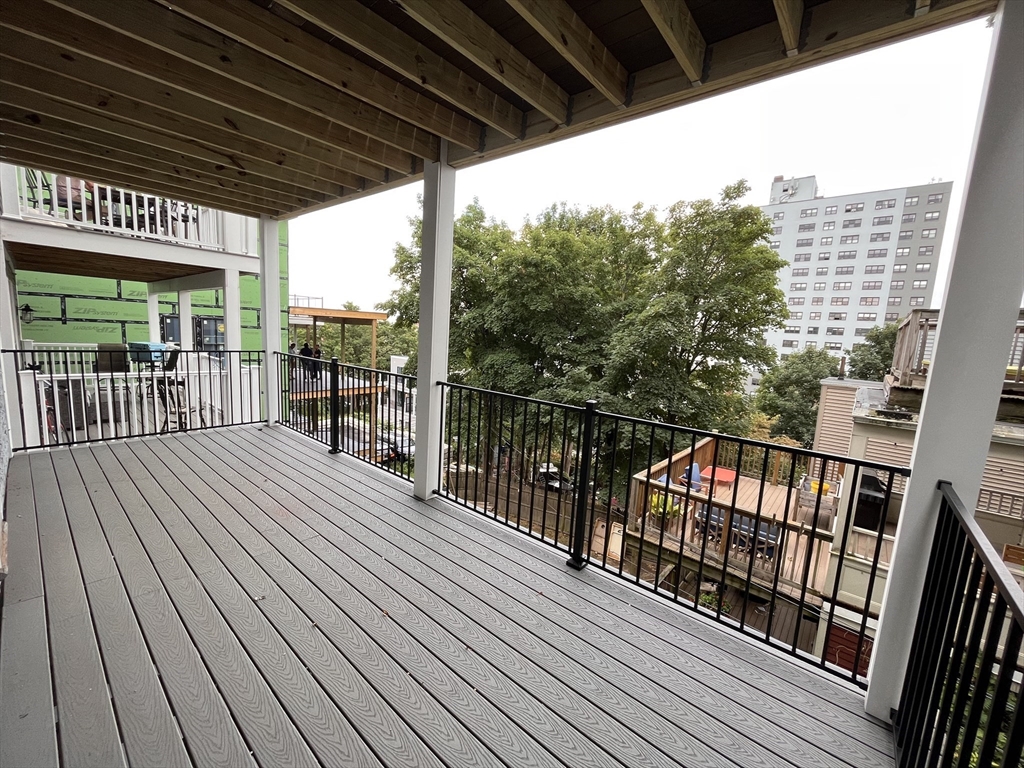 403 E 7th, Boston, Massachusetts, 2 Bedrooms Bedrooms, 5 Rooms Rooms,1 BathroomBathrooms,Residential Lease,For Rent,E 7th,73546587