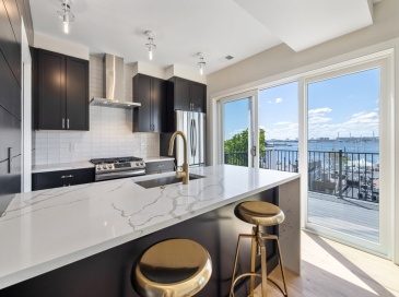 275 Webster Street, Boston, Massachusetts, 4 Bedrooms Bedrooms, 6 Rooms Rooms,2 BathroomsBathrooms,Residential Lease,For Rent,Webster Street,73546634