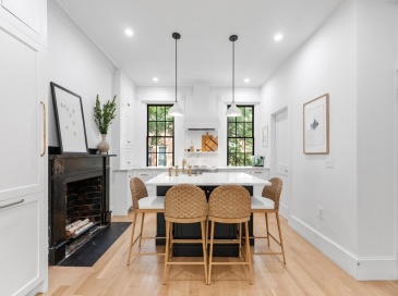 1 Melrose St, Boston, Massachusetts, 2 Bedrooms Bedrooms, 4 Rooms Rooms,1 BathroomBathrooms,Residential Lease,For Rent,Melrose St,73546645