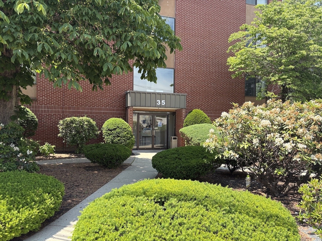 35 Highland Cir, Needham, Massachusetts, ,Commercial Lease,For Rent,Highland Cir,73546657