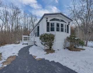 305 Turnpike, Easton, Massachusetts, 2 Bedrooms Bedrooms, 4 Rooms Rooms,1 BathroomBathrooms,Residential,For Sale,Turnpike,73546691