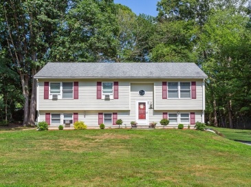 22 Reservoir Ave, Swansea, Massachusetts, 4 Bedrooms Bedrooms, 6 Rooms Rooms,1 BathroomBathrooms,Residential,For Sale,Reservoir Ave,73546686