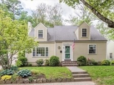 109 Brookside Avenue, Belmont, Massachusetts, 4 Bedrooms Bedrooms, 9 Rooms Rooms,2.5 BathroomsBathrooms,Residential Lease,For Rent,Brookside Avenue,73546713