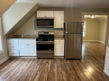 23 Lafayette Street, Haverhill, Massachusetts, 2 Bedrooms Bedrooms, 4 Rooms Rooms,1 BathroomBathrooms,Residential Lease,For Rent,Lafayette Street,73531292