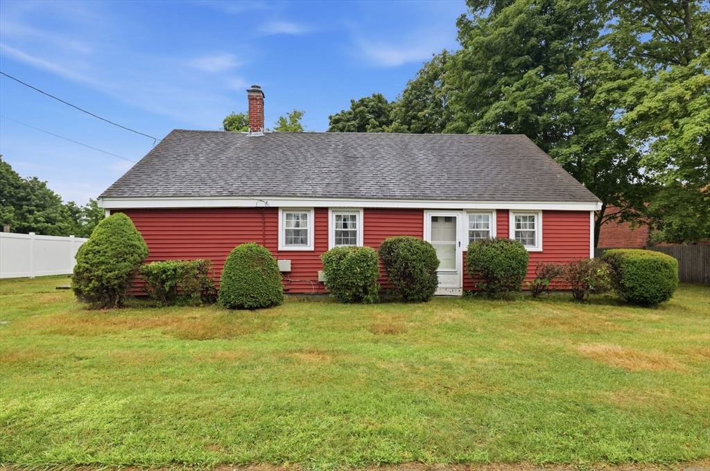 68 Chestnut St., Franklin, Massachusetts, 3 Bedrooms Bedrooms, 7 Rooms Rooms,1 BathroomBathrooms,Residential,For Sale,Chestnut St.,73546714