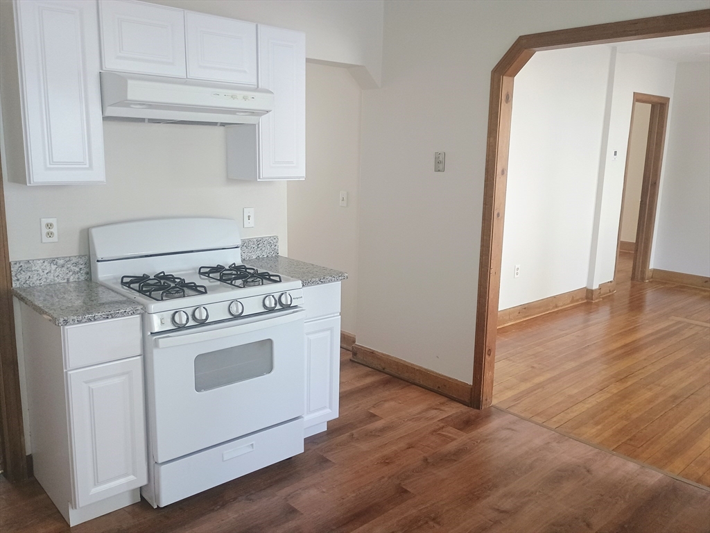14 Randall St, Taunton, Massachusetts, 3 Bedrooms Bedrooms, 6 Rooms Rooms,1 BathroomBathrooms,Residential Lease,For Rent,Randall St,73546764
