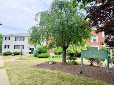 185 Lake Shore Road, Boston, Massachusetts, 2 Bedrooms Bedrooms, 4 Rooms Rooms,1 BathroomBathrooms,Residential Lease,For Rent,Lake Shore Road,73546792