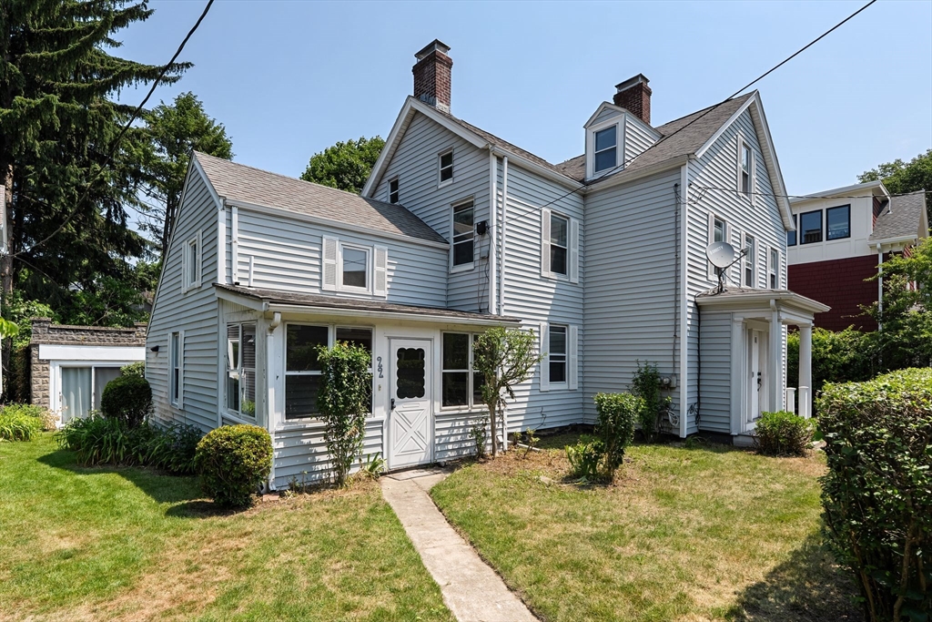 22-24 Greenview Avenue, Boston, Massachusetts, 6 Bedrooms Bedrooms, 13 Rooms Rooms,2 BathroomsBathrooms,Residential Income,For Sale,Greenview Avenue,73546804
