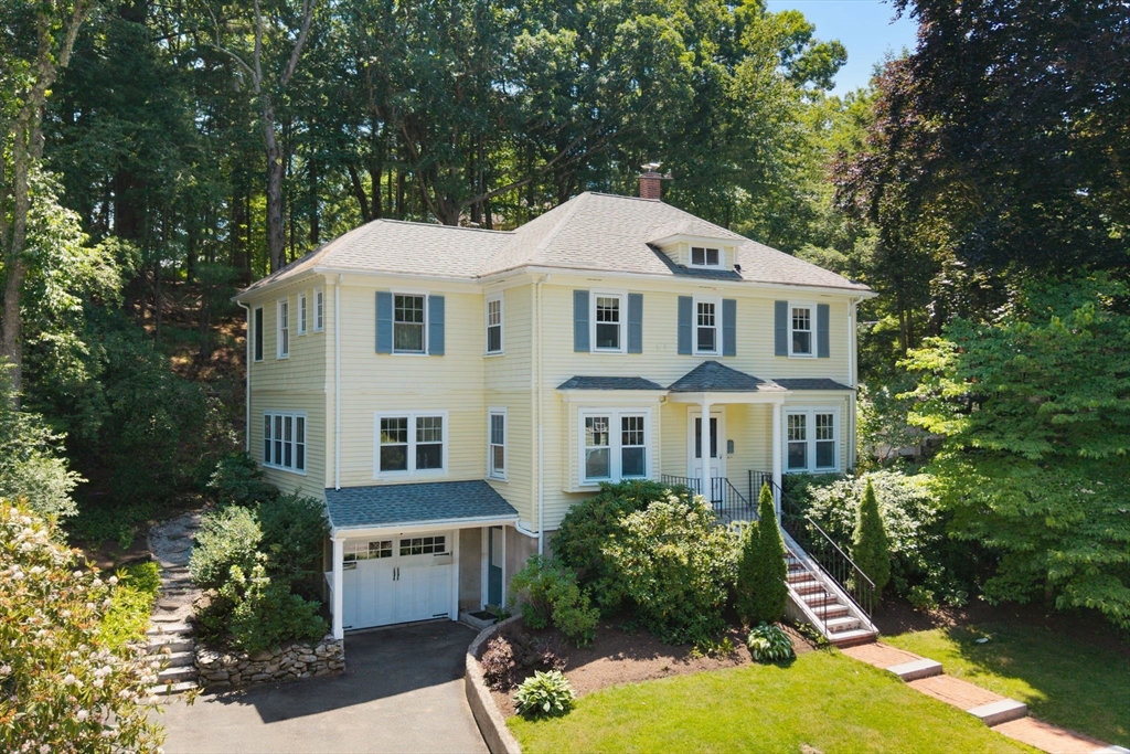25 Riverdale Rd, Wellesley, Massachusetts, 4 Bedrooms Bedrooms, 8 Rooms Rooms,3 BathroomsBathrooms,Residential,For Sale,Riverdale Rd,73546822