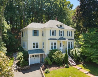 25 Riverdale Rd, Wellesley, Massachusetts, 4 Bedrooms Bedrooms, 8 Rooms Rooms,3 BathroomsBathrooms,Residential,For Sale,Riverdale Rd,73546822