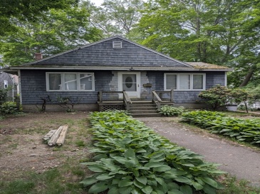 7 East Garfield Ave, Beverly, Massachusetts, 3 Bedrooms Bedrooms, 5 Rooms Rooms,1.5 BathroomsBathrooms,Residential,For Sale,East Garfield Ave,73535445