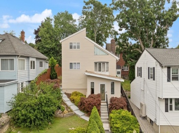 75 Andrews St, Medford, Massachusetts, 3 Bedrooms Bedrooms, 5 Rooms Rooms,3 BathroomsBathrooms,Residential,For Sale,Andrews St,73546815