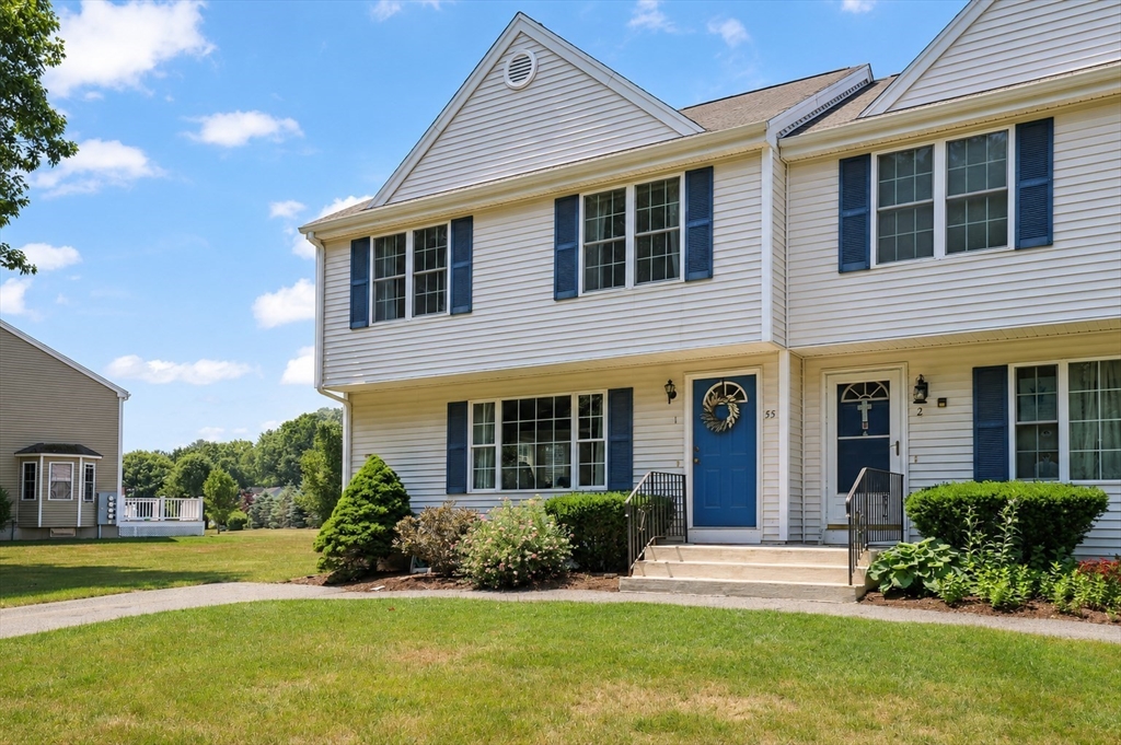 55 Steeple Chase Cir, Attleboro, Massachusetts, 3 Bedrooms Bedrooms, 5 Rooms Rooms,1.5 BathroomsBathrooms,Residential,For Sale,Steeple Chase Cir,73546715