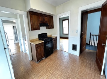12 Michigan Ave, Lynn, Massachusetts, 2 Bedrooms Bedrooms, 5 Rooms Rooms,1 BathroomBathrooms,Residential Lease,For Rent,Michigan Ave,73546776