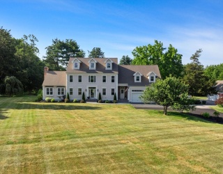 6 Warburton Lane, Westborough, Massachusetts, 5 Bedrooms Bedrooms, 10 Rooms Rooms,2.5 BathroomsBathrooms,Residential,For Sale,Warburton Lane,73546757