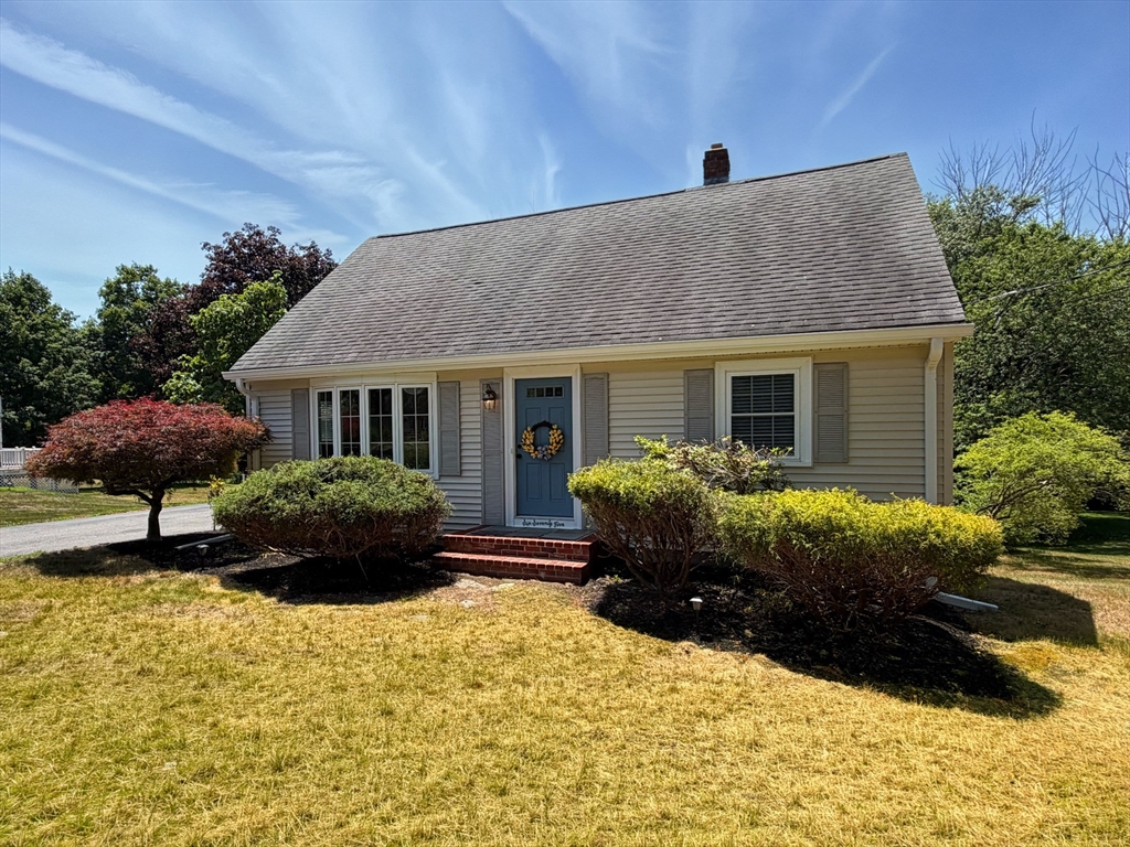 675 Burt St, Taunton, Massachusetts, 3 Bedrooms Bedrooms, 7 Rooms Rooms,2 BathroomsBathrooms,Residential,For Sale,Burt St,73546784