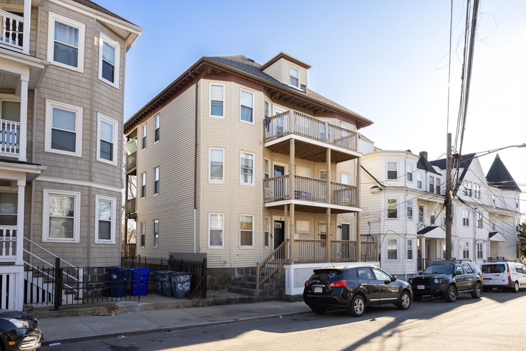 6 Kingsdale St, Boston, Massachusetts, 11 Bedrooms Bedrooms, 20 Rooms Rooms,3 BathroomsBathrooms,Residential Income,For Sale,Kingsdale St,73546994