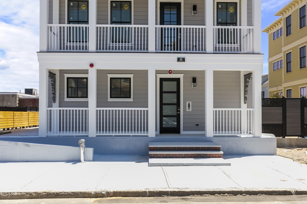 88 Dover St., Somerville, Massachusetts, 3 Bedrooms Bedrooms, 4 Rooms Rooms,2 BathroomsBathrooms,Residential Lease,For Rent,Dover St.,73547000