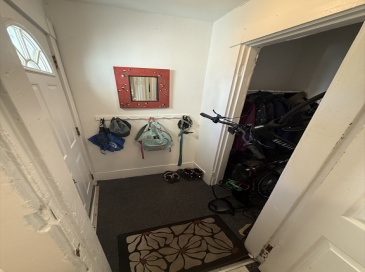 15 North Park Street, Watertown, Massachusetts, 3 Rooms Rooms,1 BathroomBathrooms,Residential Lease,For Rent,North Park Street,73547007