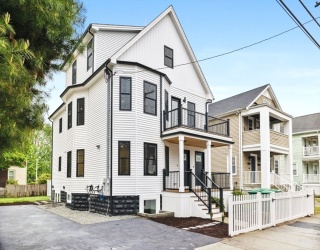 42 Bower S1, Medford, Massachusetts, 4 Bedrooms Bedrooms, 8 Rooms Rooms,3 BathroomsBathrooms,Residential,For Sale,Bower S1,73547008