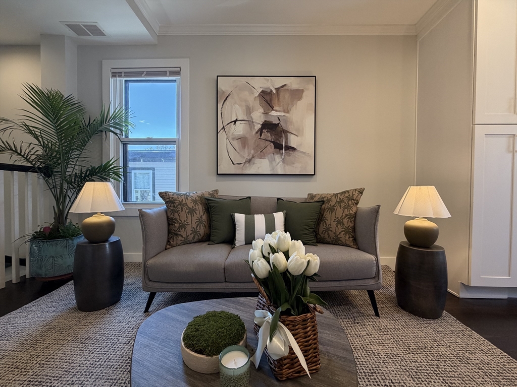 57 Hurley St., Cambridge, Massachusetts, 2 Bedrooms Bedrooms, 5 Rooms Rooms,2 BathroomsBathrooms,Residential,For Sale,Hurley St.,73547015