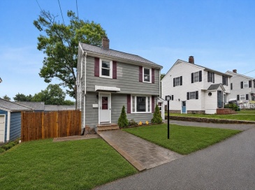 78 Range Ave, Lynn, Massachusetts, 3 Bedrooms Bedrooms, 6 Rooms Rooms,1.5 BathroomsBathrooms,Residential,For Sale,Range Ave,73546849