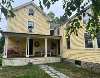 249 Forest St, Reading, Massachusetts, 2 Bedrooms Bedrooms, 4 Rooms Rooms,1 BathroomBathrooms,Residential Lease,For Rent,Forest St,73546852