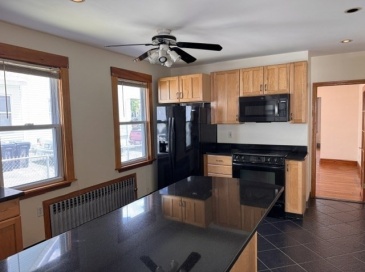 71 Everett St, Everett, Massachusetts, 2 Bedrooms Bedrooms, 4 Rooms Rooms,1 BathroomBathrooms,Residential Lease,For Rent,Everett St,73546874