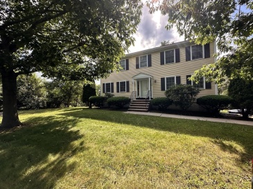 322 Lowell Street, Lexington, Massachusetts, 4 Bedrooms Bedrooms, 9 Rooms Rooms,3.5 BathroomsBathrooms,Residential Lease,For Rent,Lowell Street,73546879