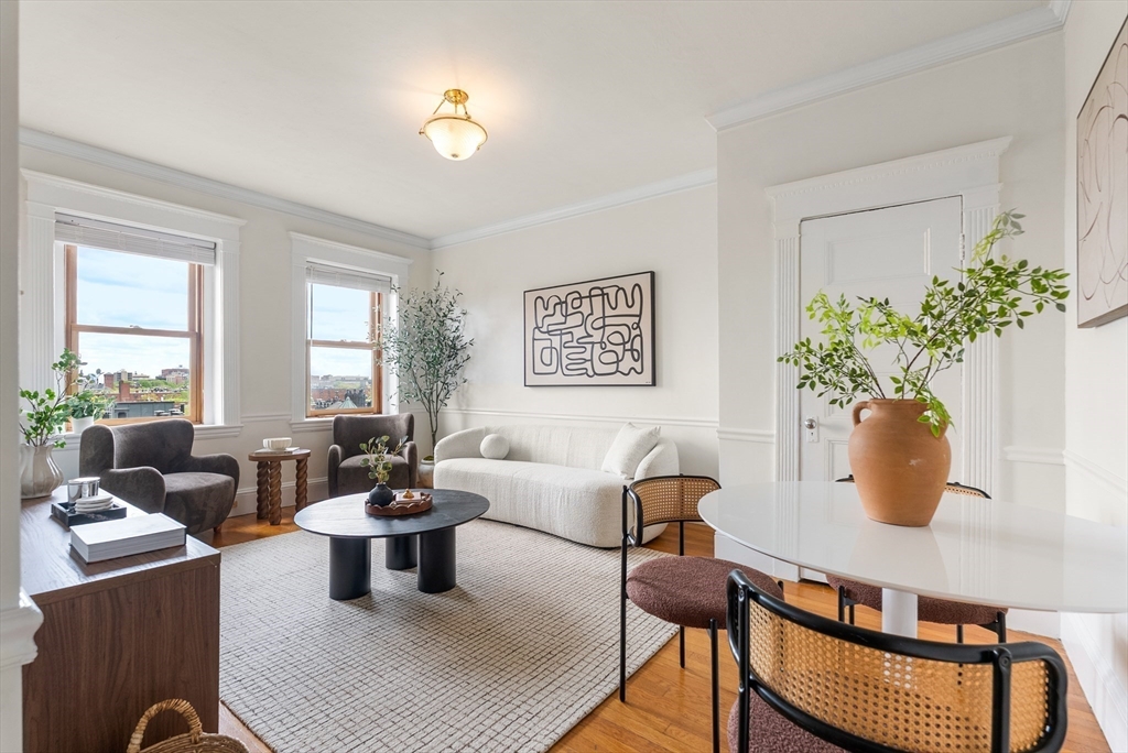8 Garrison St, Boston, Massachusetts, 1 Bedroom Bedrooms, 3 Rooms Rooms,1 BathroomBathrooms,Residential,For Sale,Garrison St,73518624