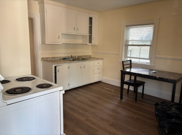 184 Winthrop St, Medford, Massachusetts, 2 Bedrooms Bedrooms, 4 Rooms Rooms,1 BathroomBathrooms,Residential Lease,For Rent,Winthrop St,73546897