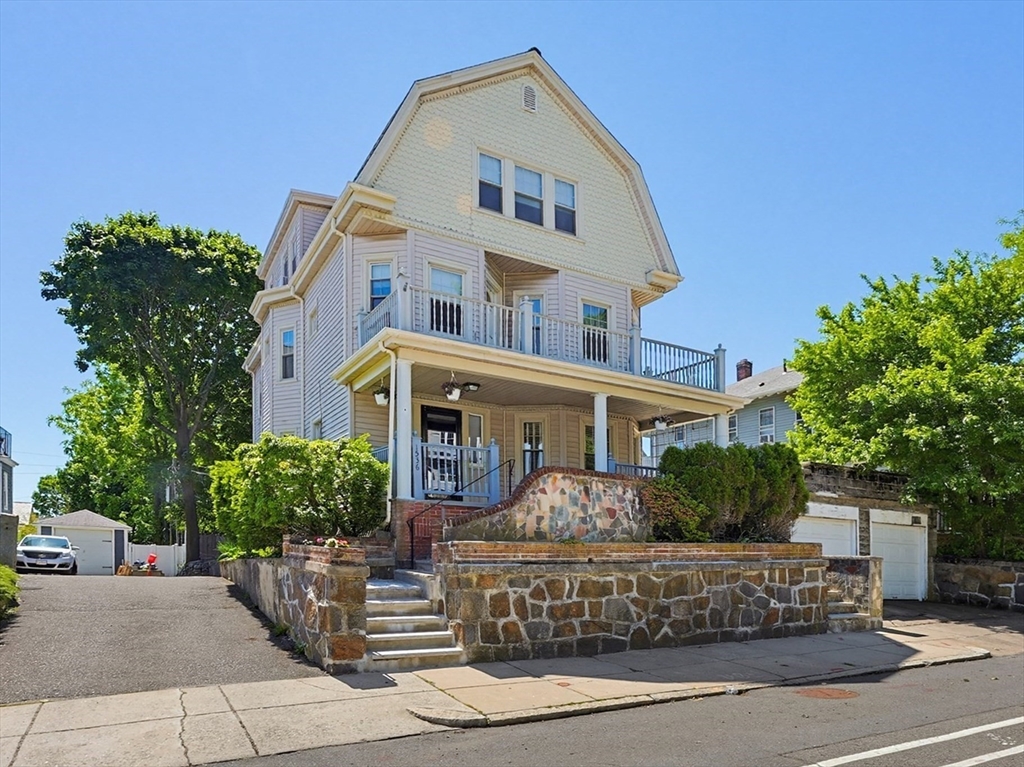 1536 Centre St, Boston, Massachusetts, 2 Bedrooms Bedrooms, 5 Rooms Rooms,1 BathroomBathrooms,Residential,For Sale,Centre St,73529701