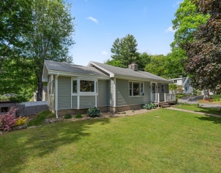 2 Highland Ave, Charlton, Massachusetts, 3 Bedrooms Bedrooms, 8 Rooms Rooms,2 BathroomsBathrooms,Residential,For Sale,Highland Ave,73527795